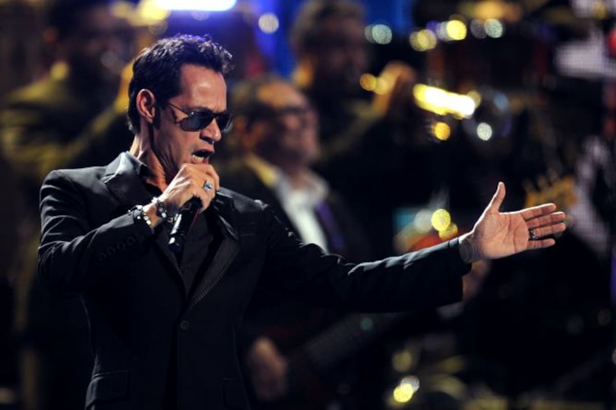 Le lanzan botella a Marc Anthony en Barranquilla; así reaccionó
