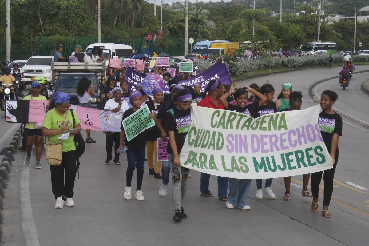 La consigna de la movilización fue 'Cartagena, ciudad sin derechos para las mujeres'. // Julio Castaño - El Universal