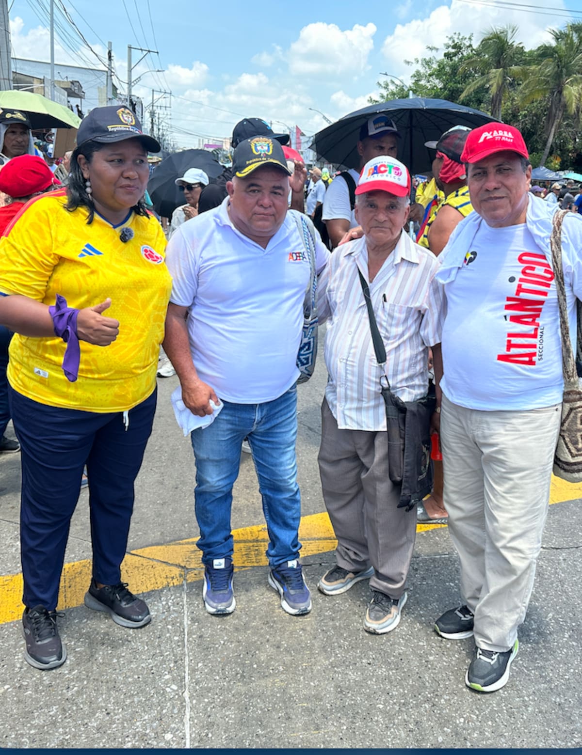 Profesores de diferentes instituciones educativas de Barranquilla y el Atlántico también participaron en la marcha por el Día Internacional del Trabajo que se cumplió en Barranquilla.//El Universal.