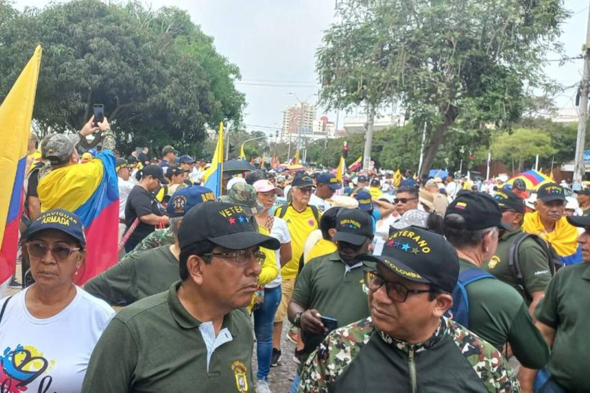 Barranquilla madrugó a marchar contra reformas del presidente Petro