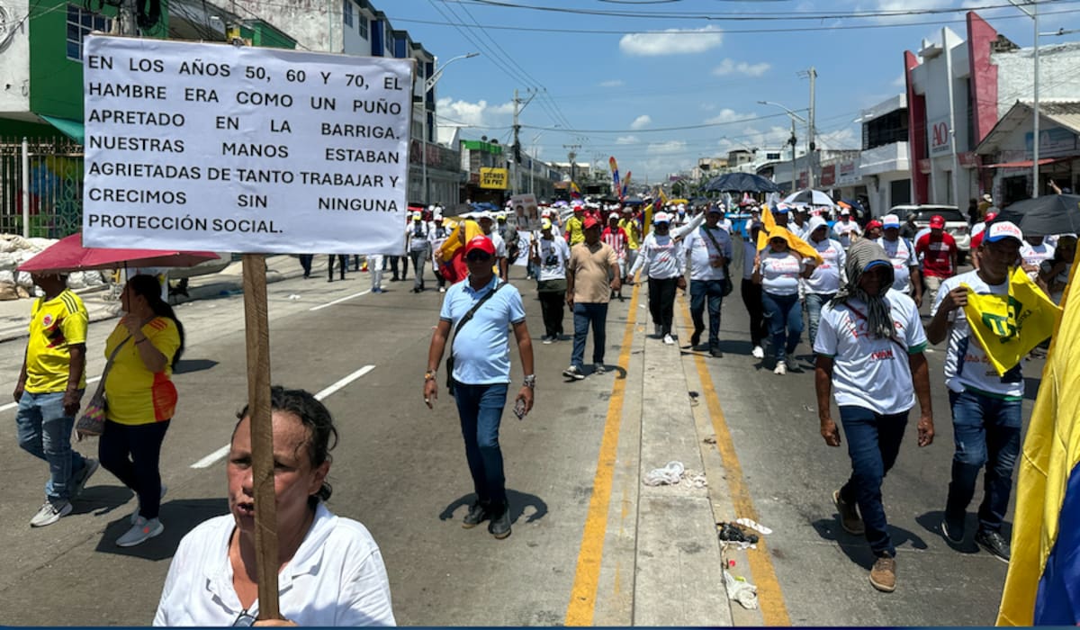 Profesores de diferentes instituciones educativas de Barranquilla y el Atlántico también participaron en la marcha por el Día Internacional del Trabajo que se cumplió en Barranquilla.//El Universal.