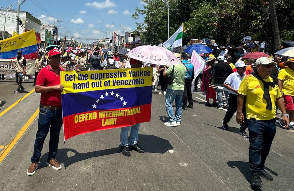 Pancartas como estas también se vieron durante la marcha por el Día Internacional del Trabajo que se cumplió este viernes 1 de mayo en Barranquilla.//El Universal.