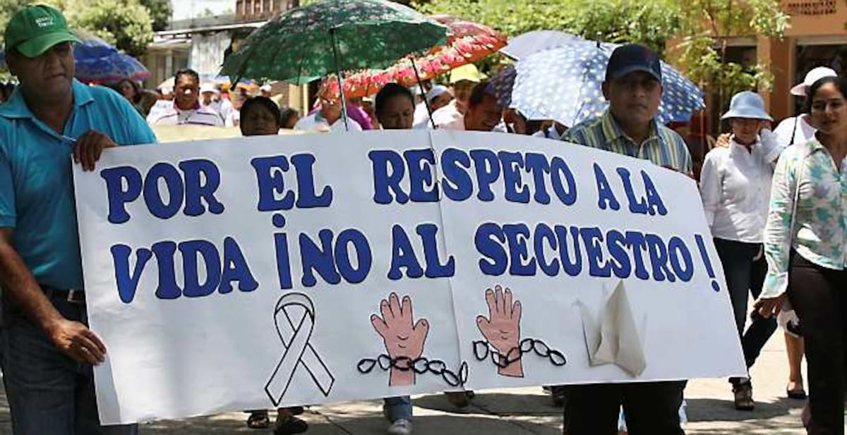 Marcha en Fortul, Arauca, exigiendo liberación de Nohora Valentina, secuestrada desde el jueves 29 de septiembre. COLPRENSA