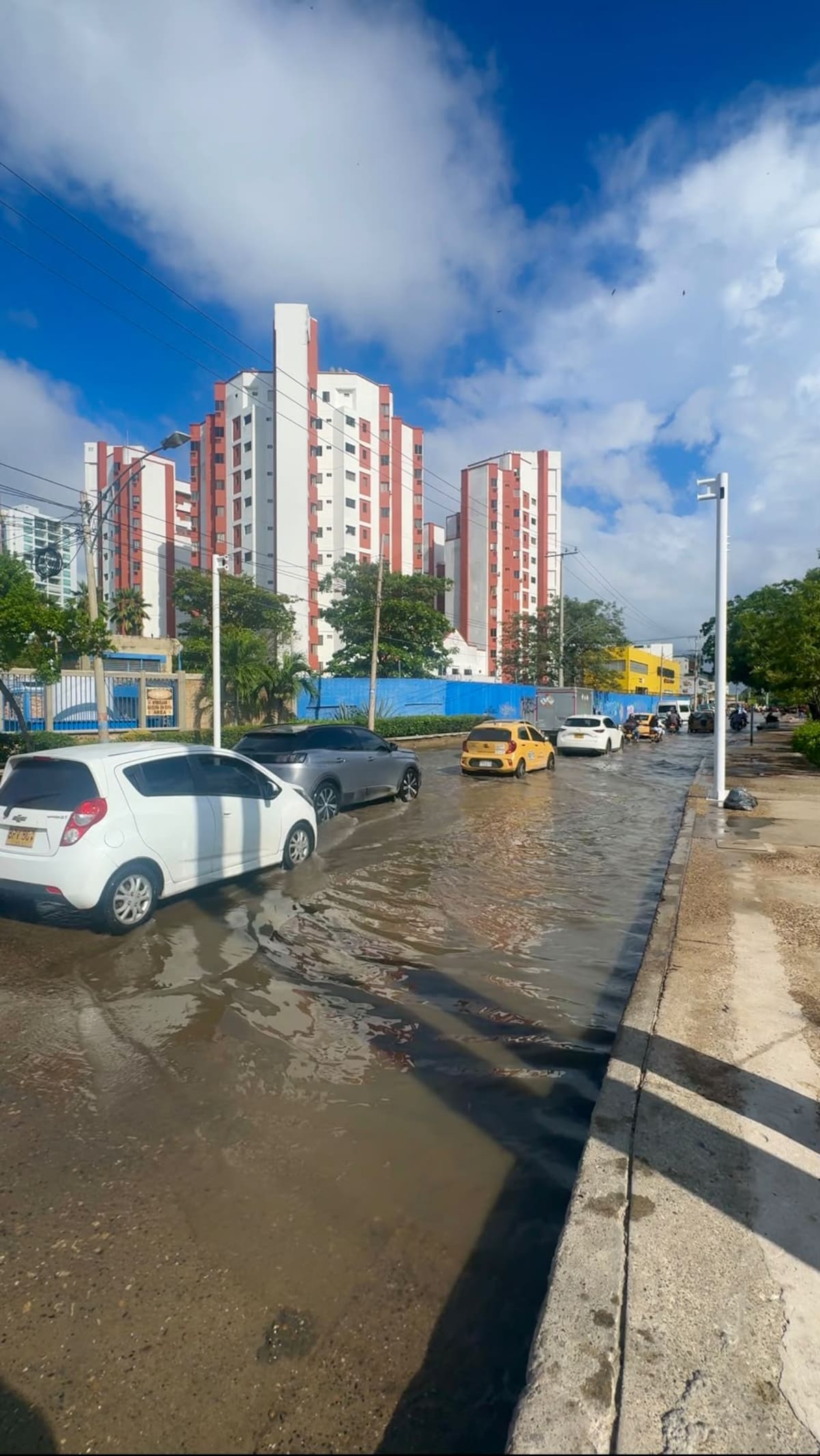 DATT reporta 16 accidentes y 22 vehículos varados por marea alta en Cartagena. // Foto: cortesía - Alcaldía de Cartagena