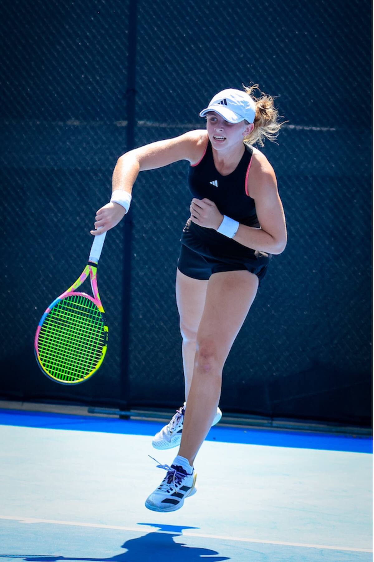 Margaret Sohns de Estados Unidos, quien superó a Hanne Estrada, de México.//Cortesía Mundial Juvenil de Tenis.
