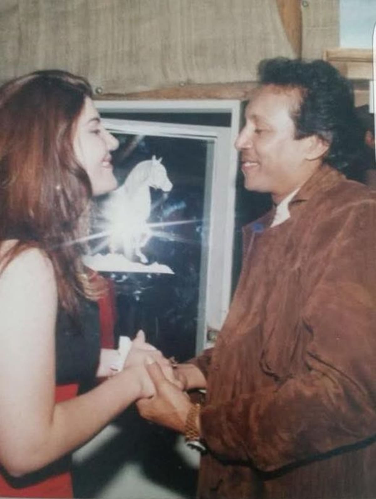 Margarita Gallego, esposa de Rafael Santos, junto a Diomedes Díaz. //Foto: tomada de Facebook Diomedes "El Inmortal".