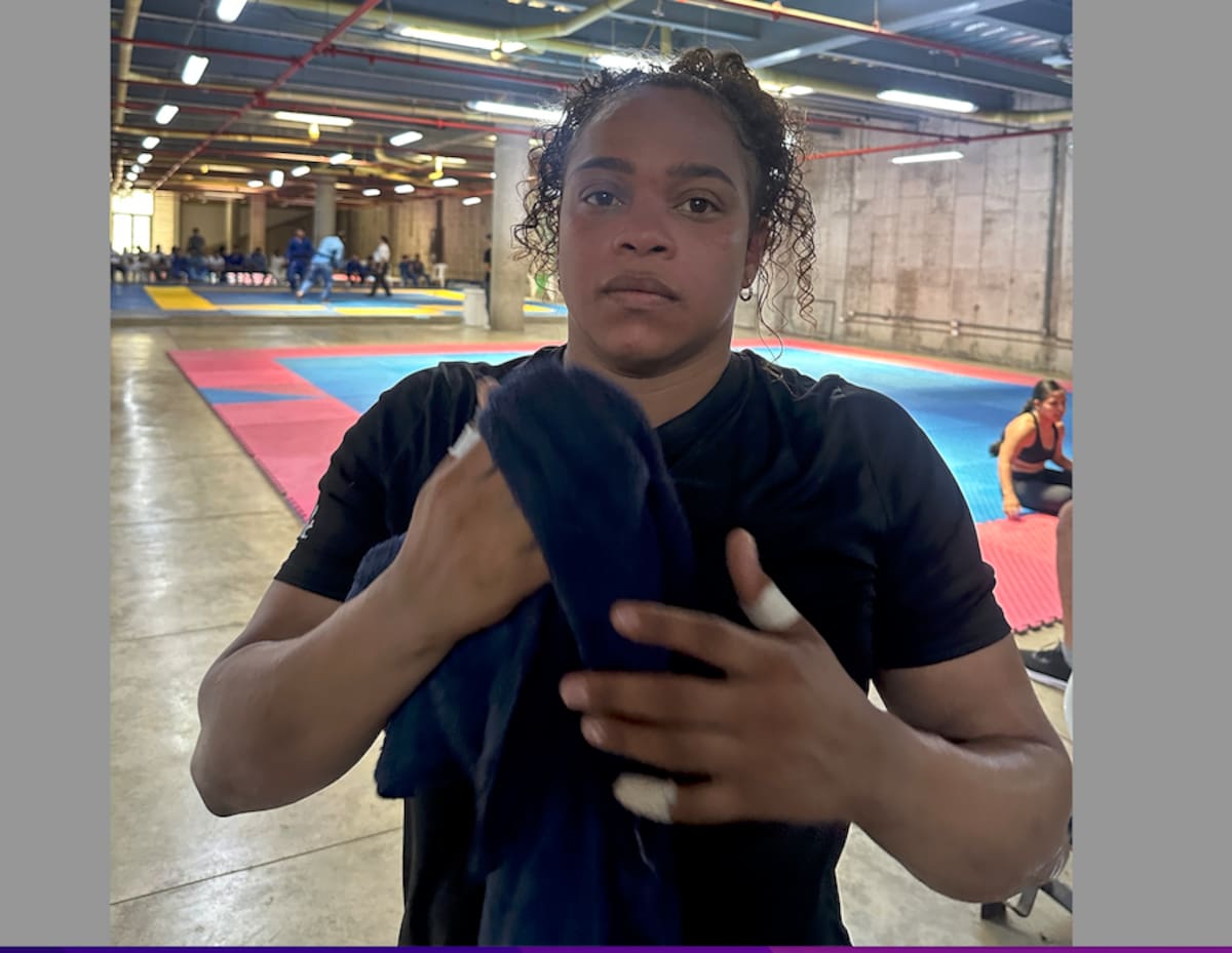 La pesista Mari Leivis Sánchez Periñán se preparó en Barranquilla antes de representar a Colombia en los Juegos Centroamericanos y del Caribe Santo Domingo 2026.//El Universal.
