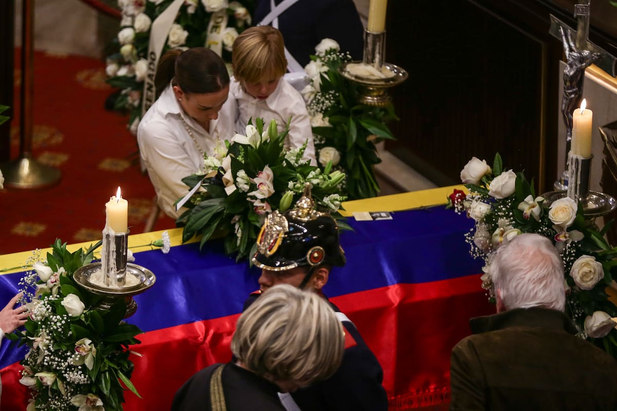 Tumba de Miguel Uribe: así está un día después de su funeral