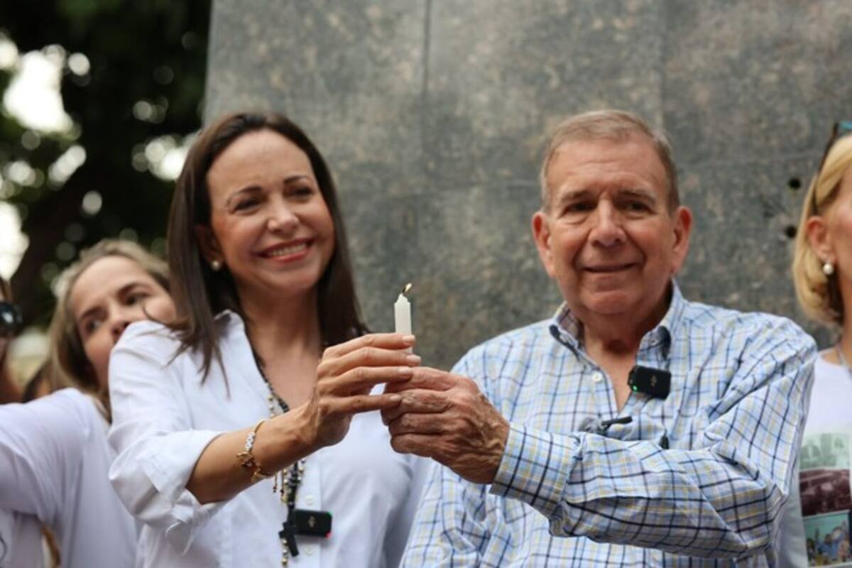 Fiscalía en Venezuela niega órdenes de detención a Machado y González