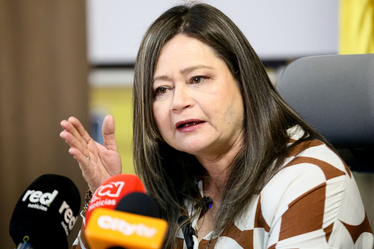 María Fernanda Rojas, ministra saliente de Transporte, defendió las licitaciones de Invías y aseguró que los proyectos fueron planificados desde finales de 2025. // Foto: Colprensa - Lina Gasca.