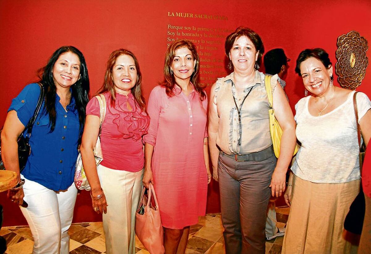 Martha Ramírez, Sandra Madarriaga, Fanny Guerrero, Joan Mac Master y Martha Moreno.