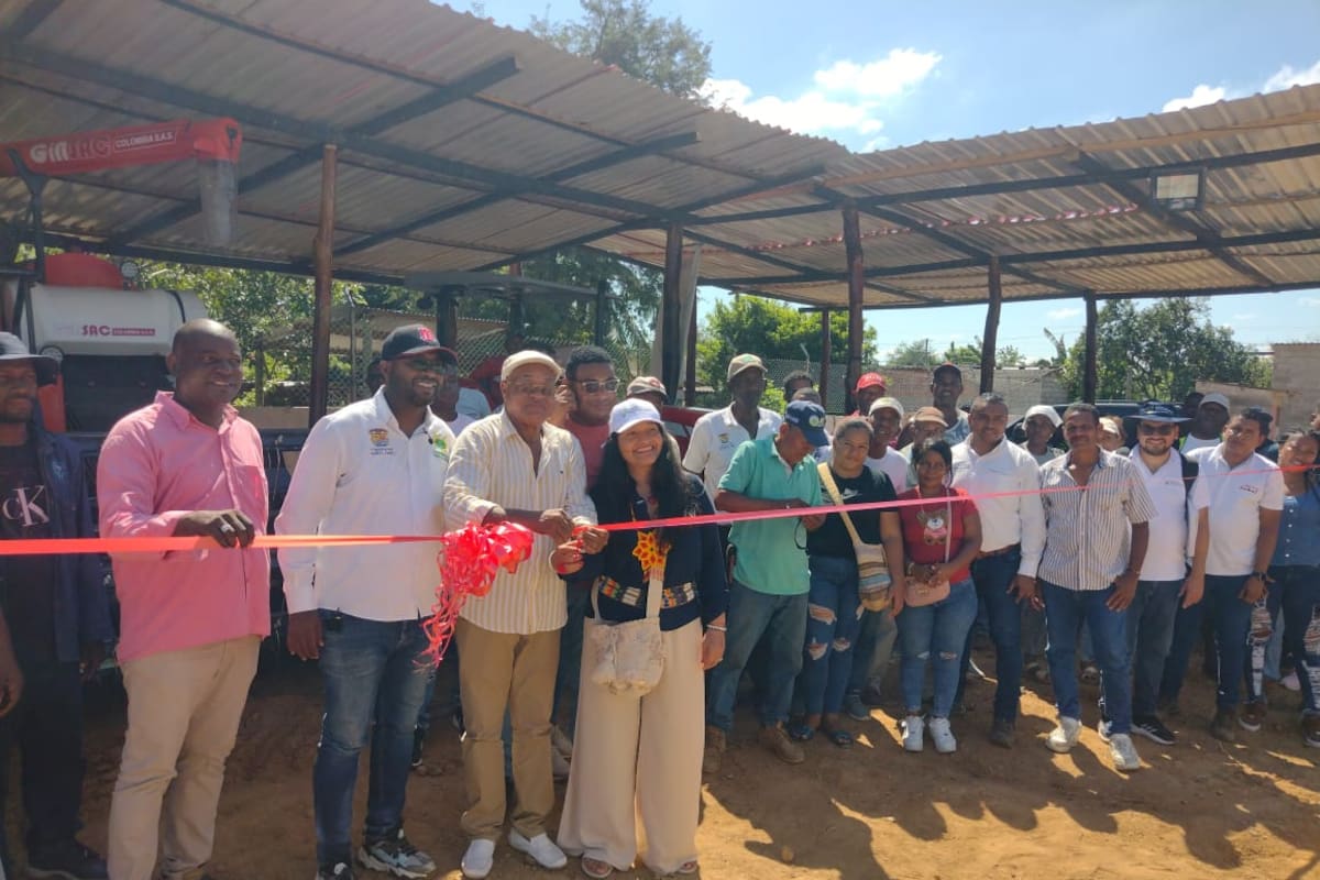 Marialabaja recibe maquinaria agrícola para salvar cultivos de arroz