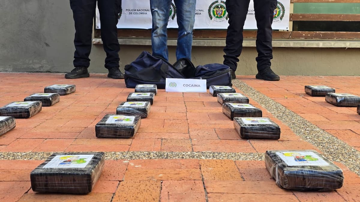 Una maleta con 18 kilos de cocaína terminó en manos de las autoridades durante un allanamiento en Cartagena.