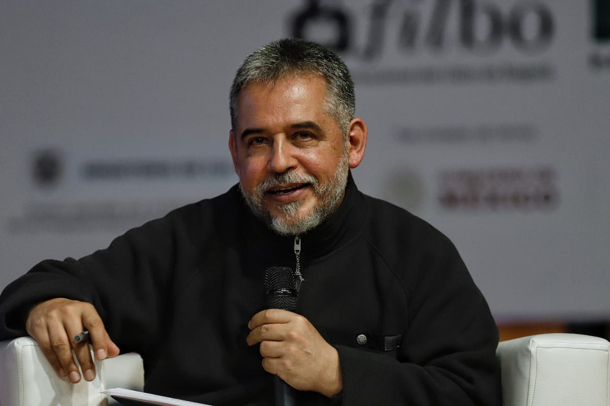Mario Mendoza: entre abismos, ciudades tristes y revoluciones silenciosas