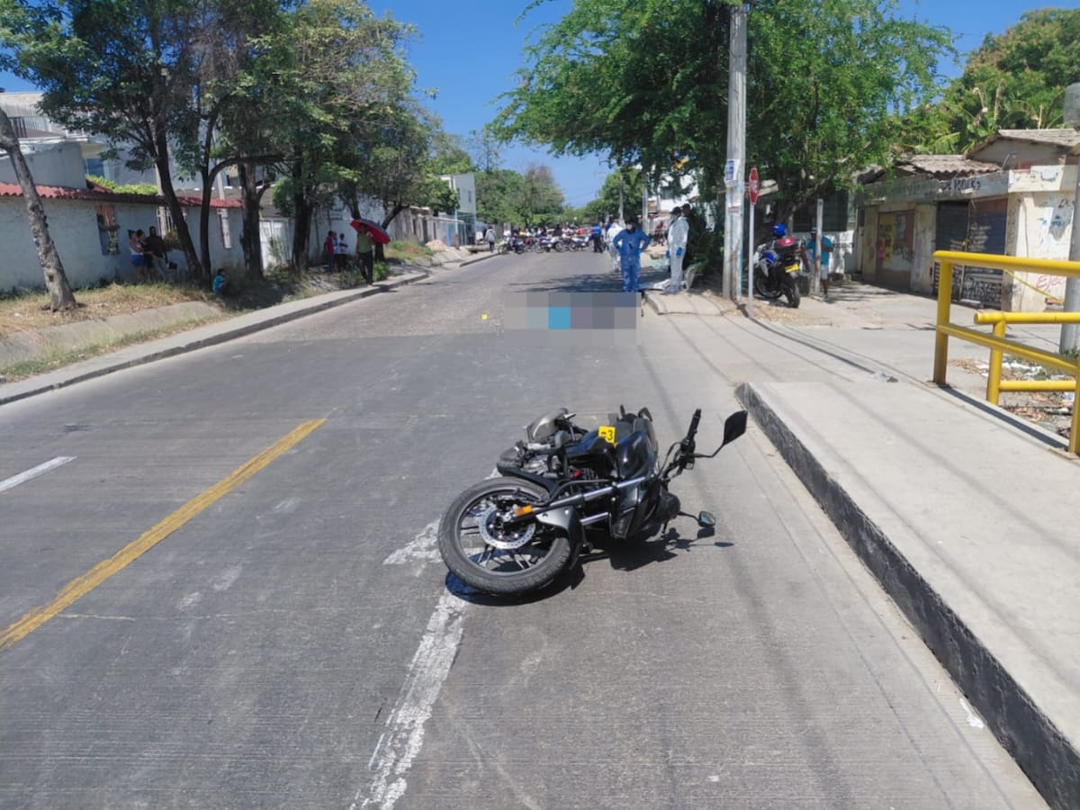 Mario Teherán, el motociclista que murió en accidente en un puente en Olaya.