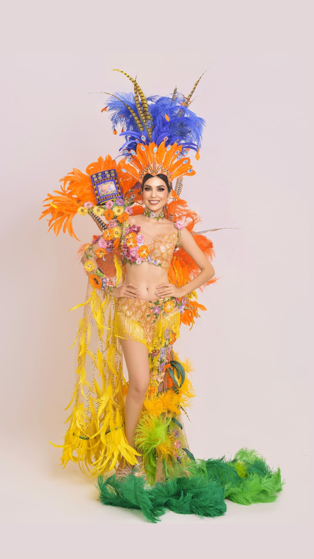 En Bolivia, Marta destacó con el traje Así Suena Colombia. //Fotos: Cortesía.