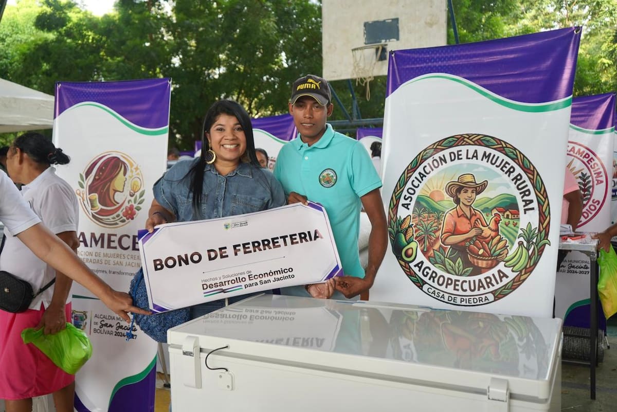 Más de 150 beneficiarios reciben apoyo para fortalecer sus negocios en San Jacinto. // Foto: cortesía - Alcaldía de San Jacinto
