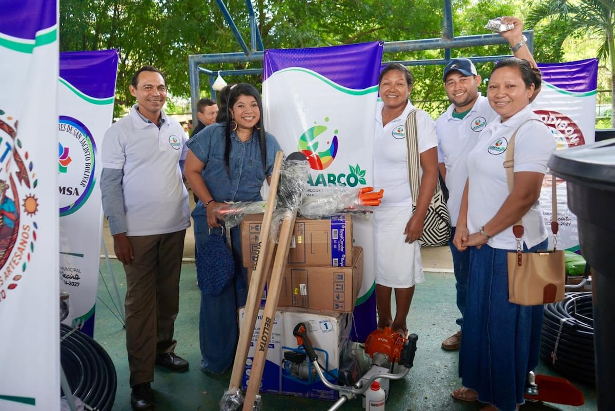 Más de 150 beneficiarios reciben apoyo para fortalecer sus negocios en San Jacinto. // Foto: cortesía - Alcaldía de San Jacinto