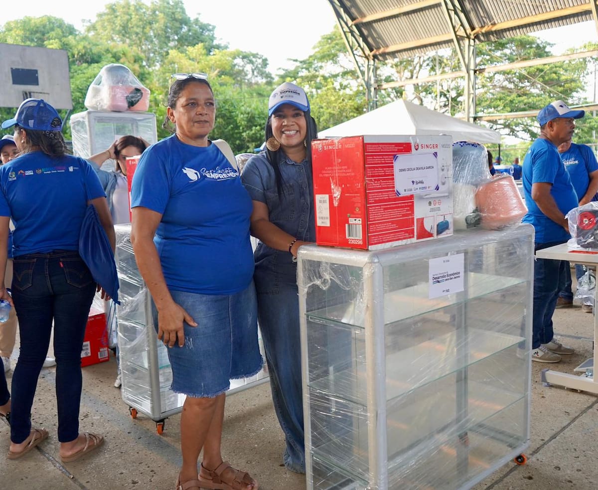Más de 150 beneficiarios reciben apoyo para fortalecer sus negocios en San Jacinto. // Foto: cortesía - Alcaldía de San Jacinto