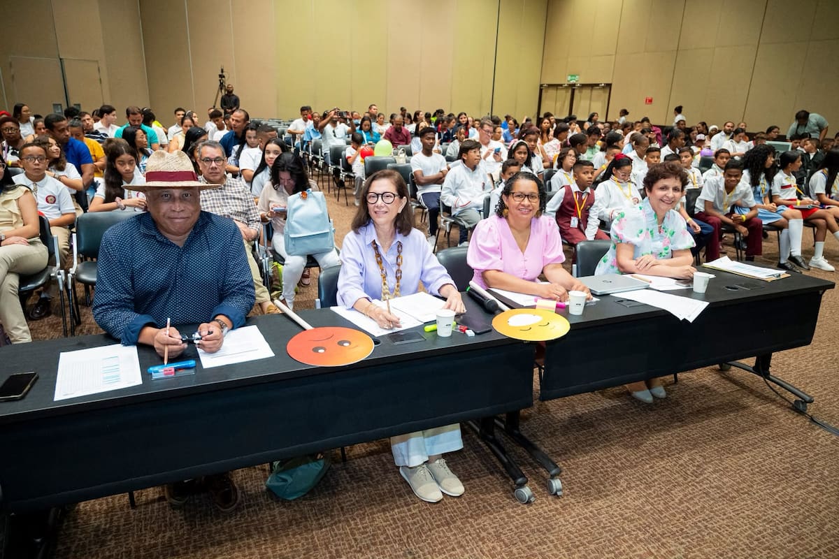 Más de 200 estudiantes participaron en la Ruta por la Historia de Cartagena 2026. // Foto: cortesía - SMPC