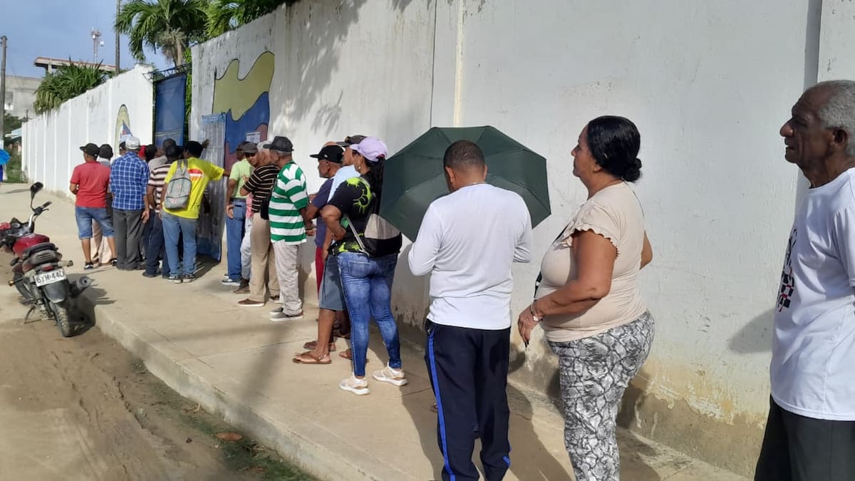 Más de 3.000 uniformados custodian las elecciones en Cartagena. // El Universal