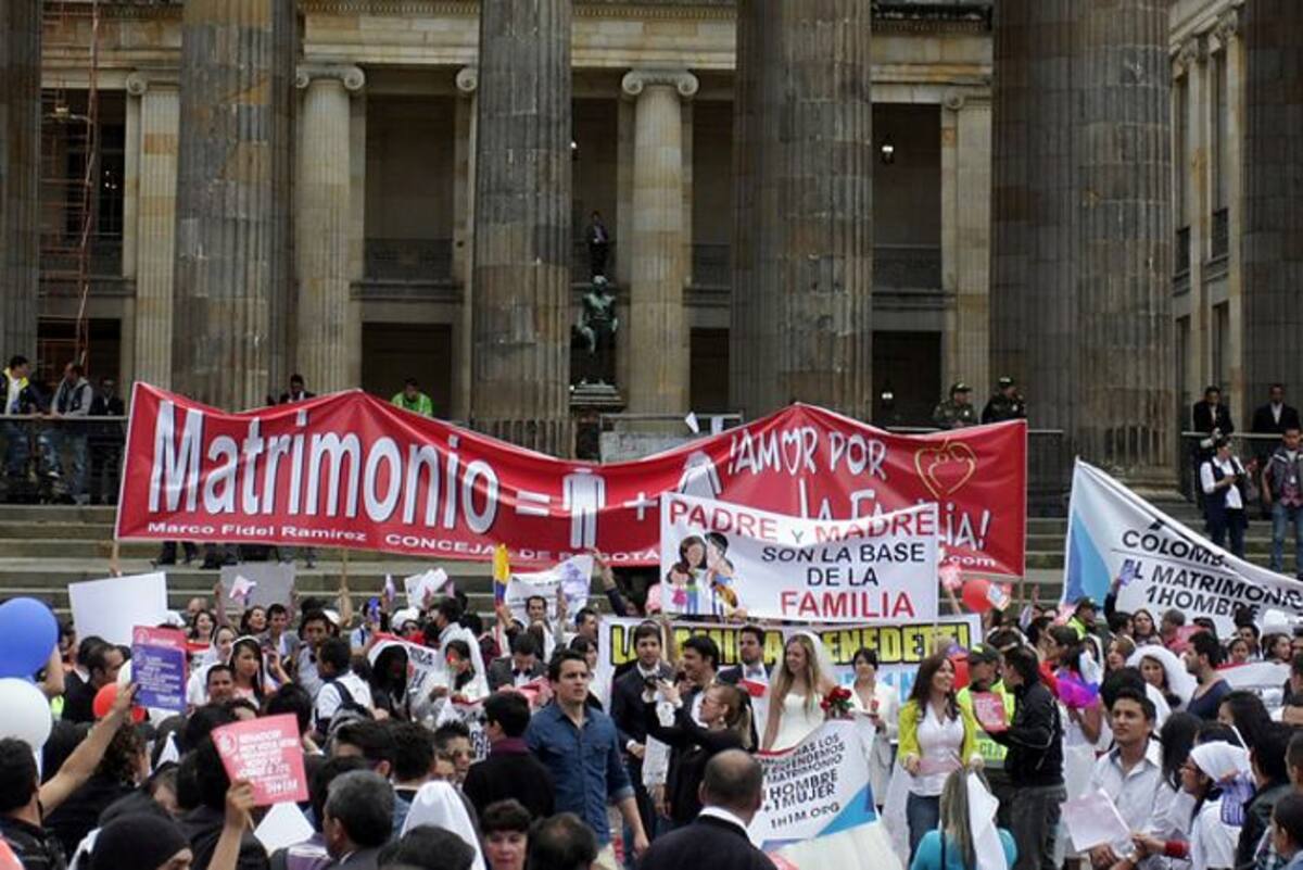El martes pasado causó impresión la confluencia de marchas en defensa y en contra del proyecto que legitimaría el matrimonio de parejas homosexuales. COLPRENSA