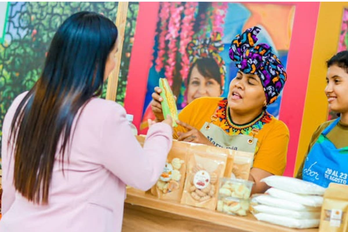 Las maestras de la cocina del Atlántico se hacen presentes en el Sabor Barranquilla para seguir manteniendo vivas las recetas, técnicas y productos característicos de sus municipios.//Cortesía Sabor Barranquilla.