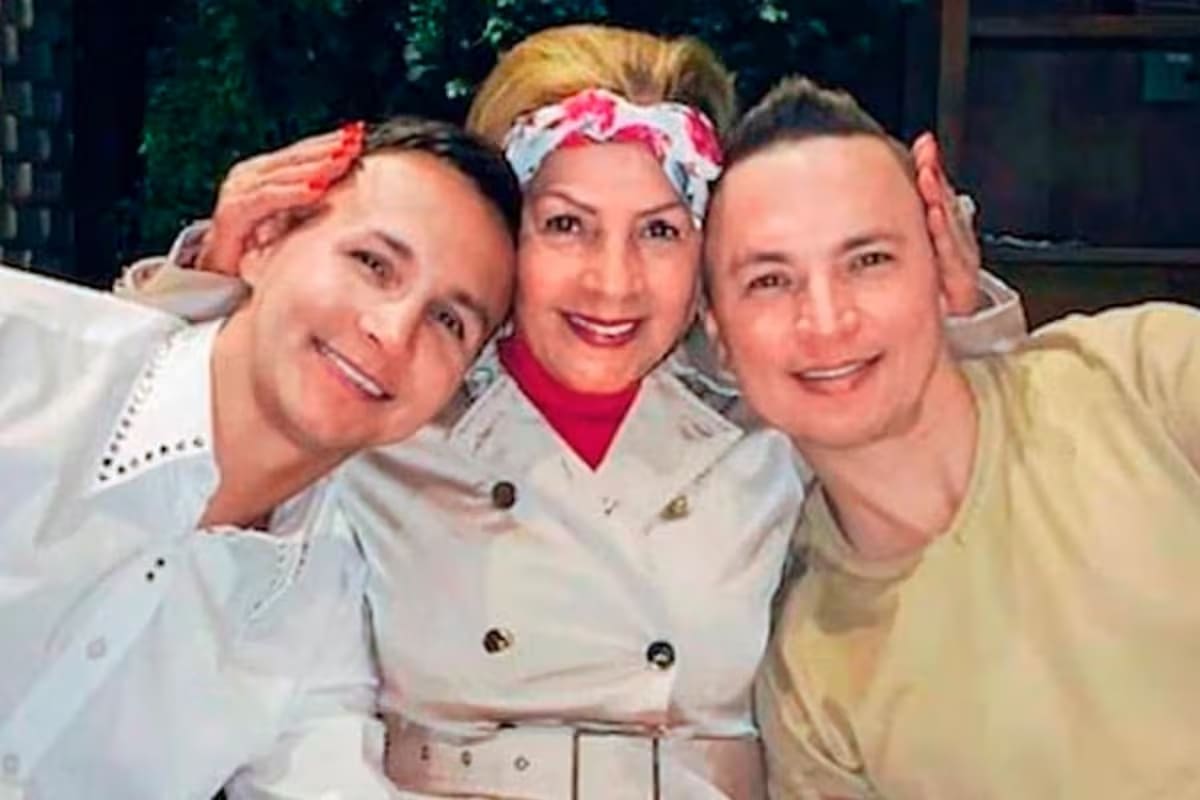 Mauricio Leal, junto a su madre Marleny Hernández y su hermano, Jhonier Leal. // Redes sociales.