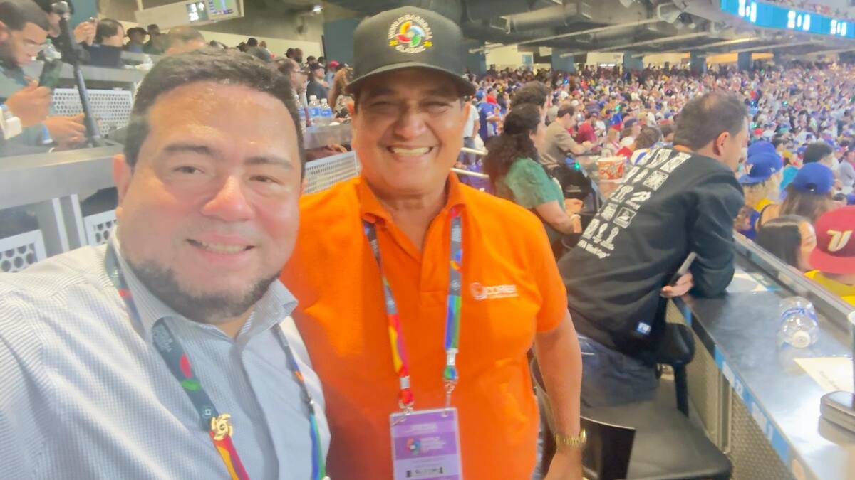 Mauricio Puello y Ricardo Bello, periodistas deportivos cartageneros en el Clásico Mundial de Béisbol. //Cortesía