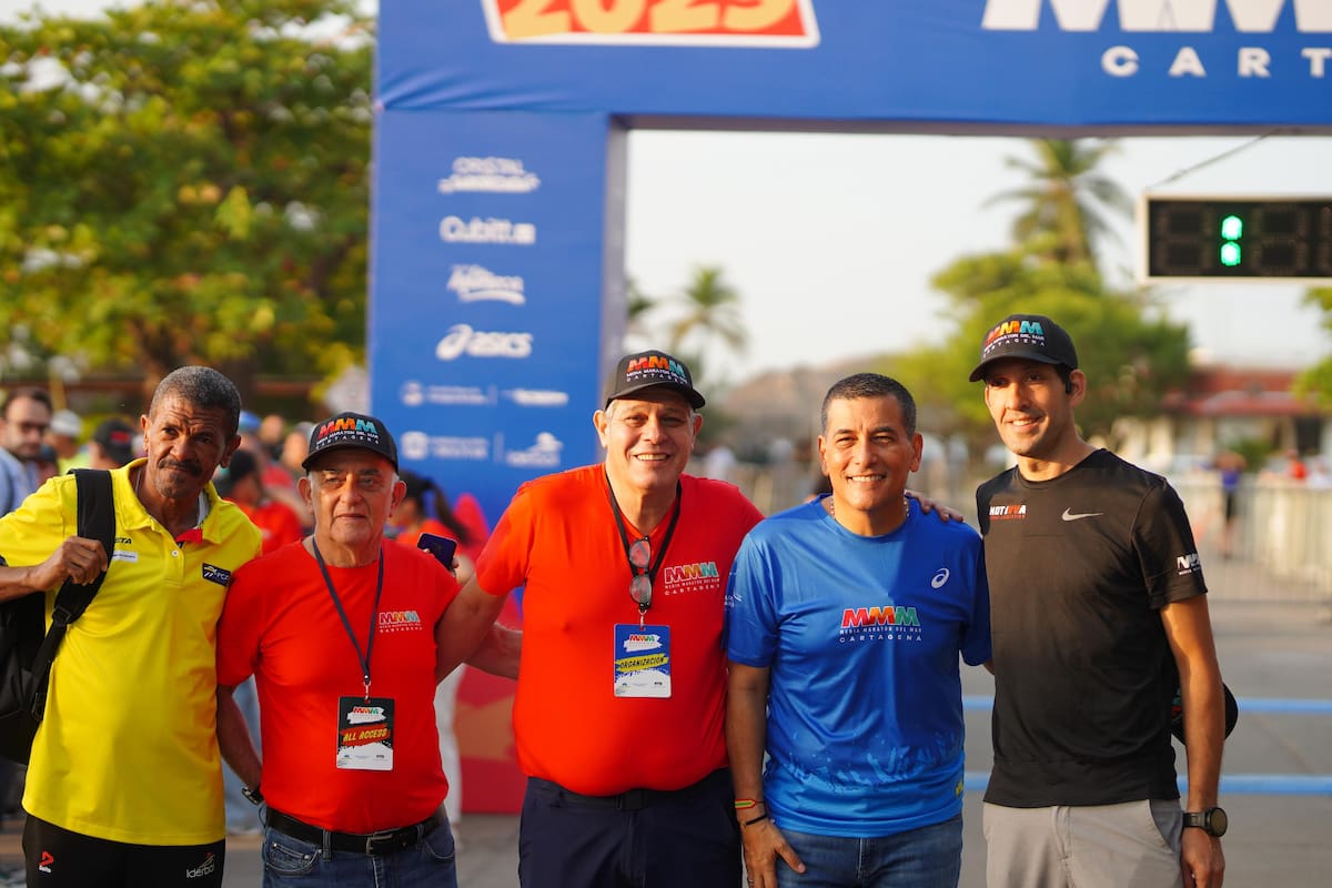 Alcalde Dumek Turbay en la carrera recreativa para niños de la Media Maratón 2025. // Foto: cortesía