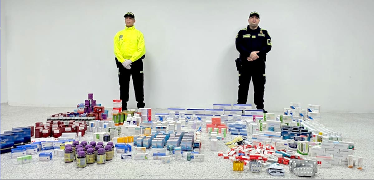 Los medicamentos de uso institucional incautados por Policía Fiscal Aduanera en el Centro de Barranquilla iban a ser distribuidos en las farmacias de la ciudad.//Cortesía.