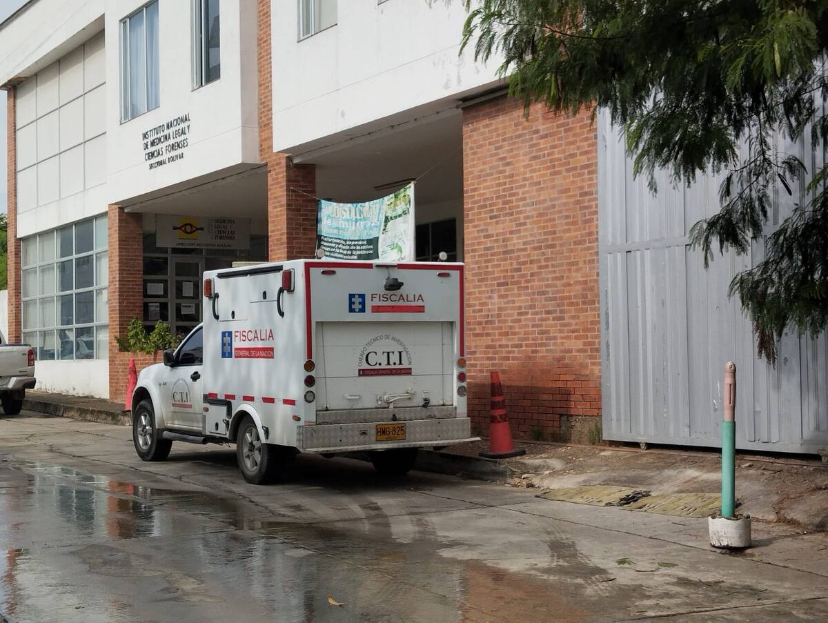 El cuerpo de Mariluz Olave Zúñiga fue trasladado en la noche del domingo a la morgue de Medicina Legal.