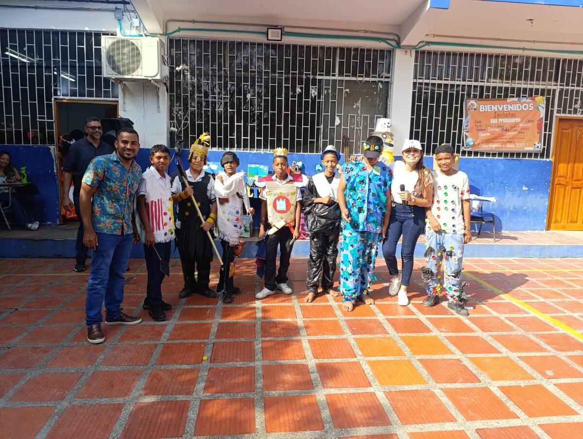 Estudiantes de los niveles Básica y Bachillerato se sumaron activamente a la actividad. // Foto: cortesía