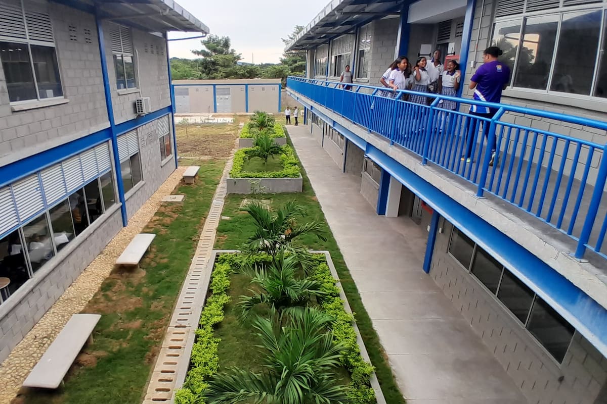 Yamil Arana inaugura otro megacolegio en Bolívar: conozca dónde es