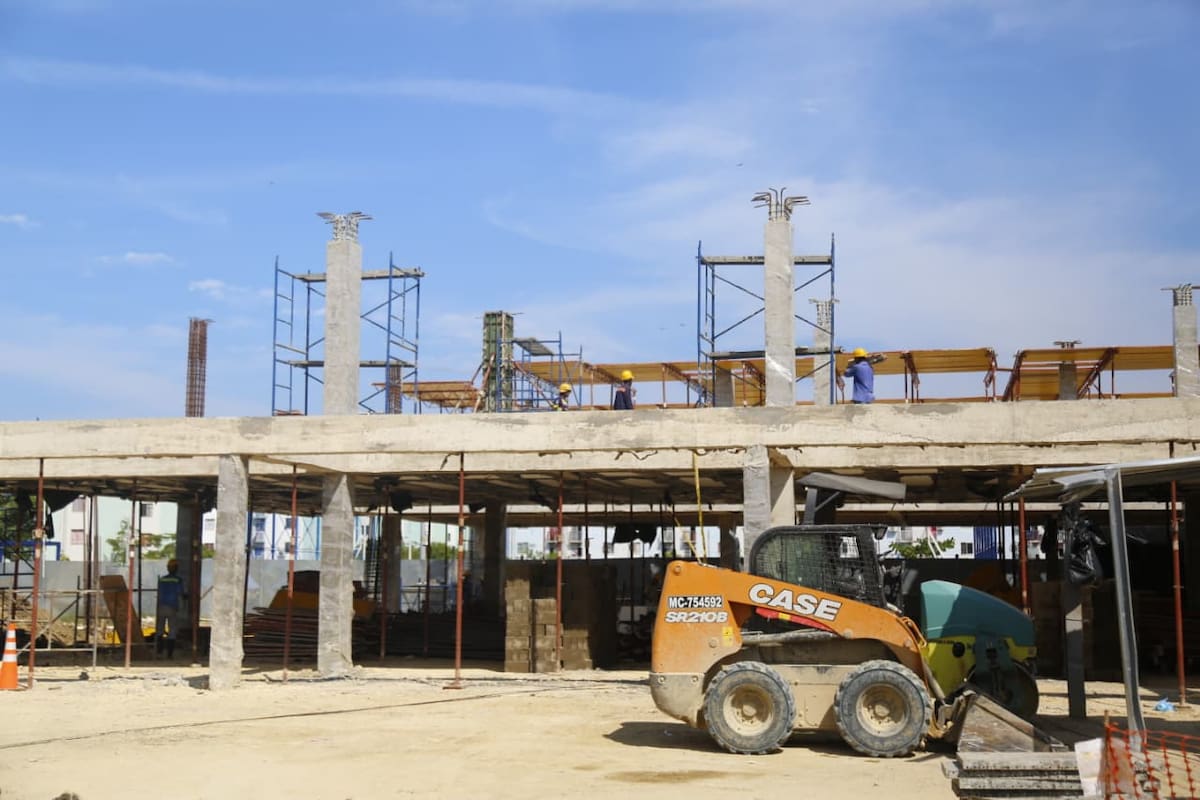 Las obras de los megacolegios en Cartagena se financian con recursos del crédito de $1,5 billones que solicitó la Alcaldía de Cartagena para financiar proyectos del Plan de Desarrollo 2024-2027. // Foto: Luis Herrán.