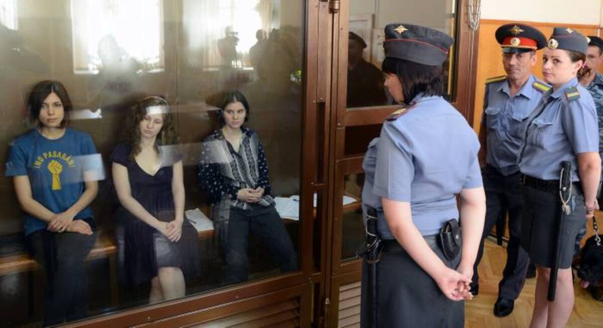 El grupo punk ruso Pussy Riot está tras las rejas. AP