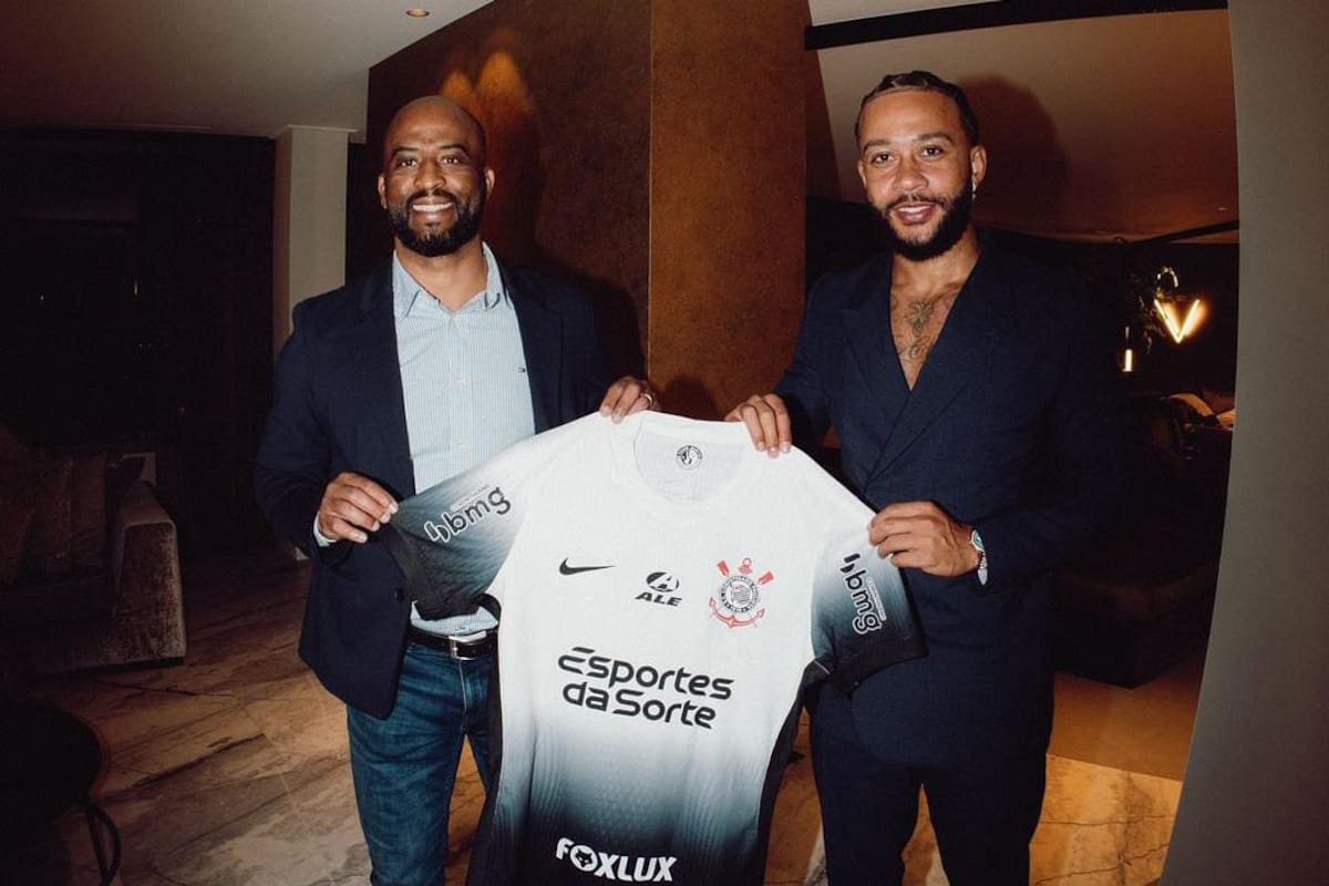 Es oficial: Memphis Depay firmó su contrato con Corinthians