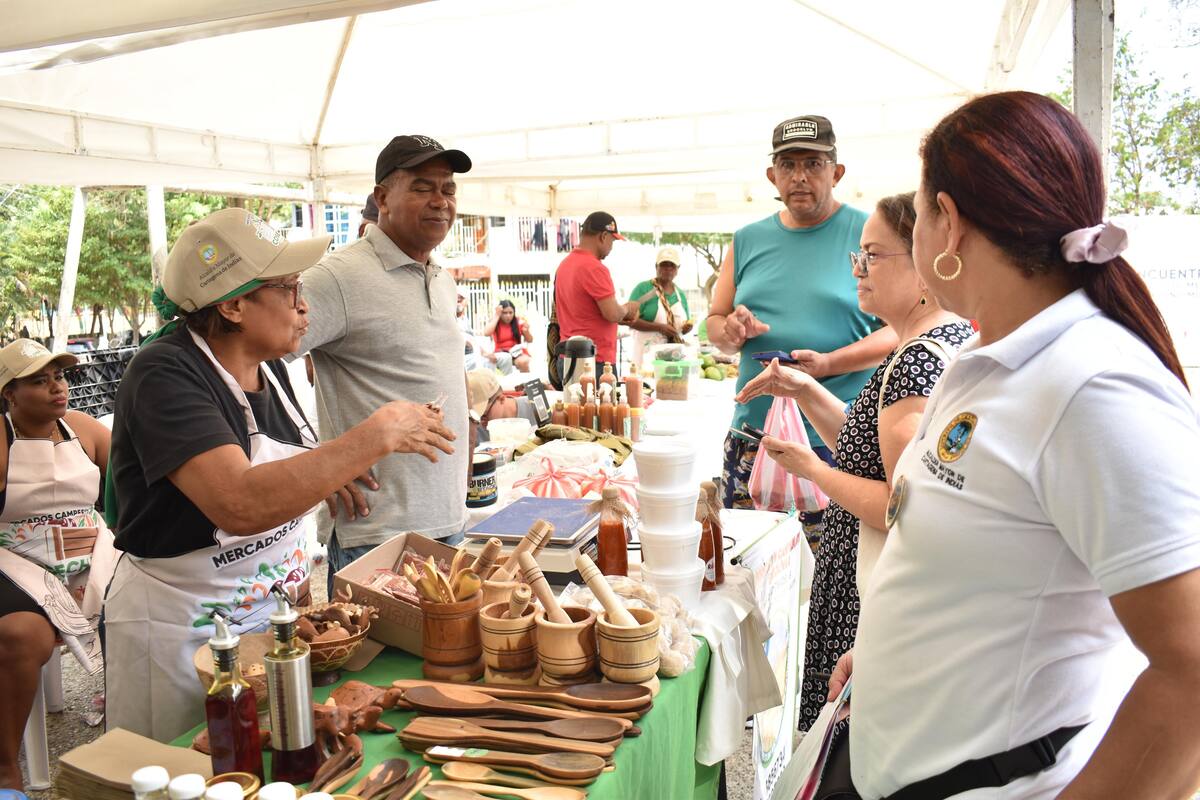 Las ventas que dejaron los mercados campesinos en Los Calamares, Buenos Aires y Olaya