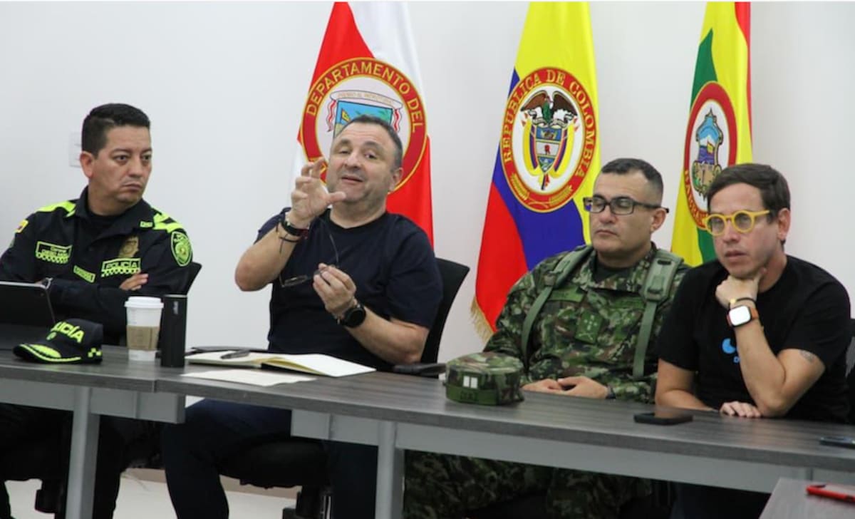 En la Mesa de Seguimiento para el partido Junior de Barranquilla e Independiente Santa Fe estuvieron. presentes las autoridades distritales, la Policía y el Ejército Nacional.//Cortesía Alcaldia de Barranquilla.