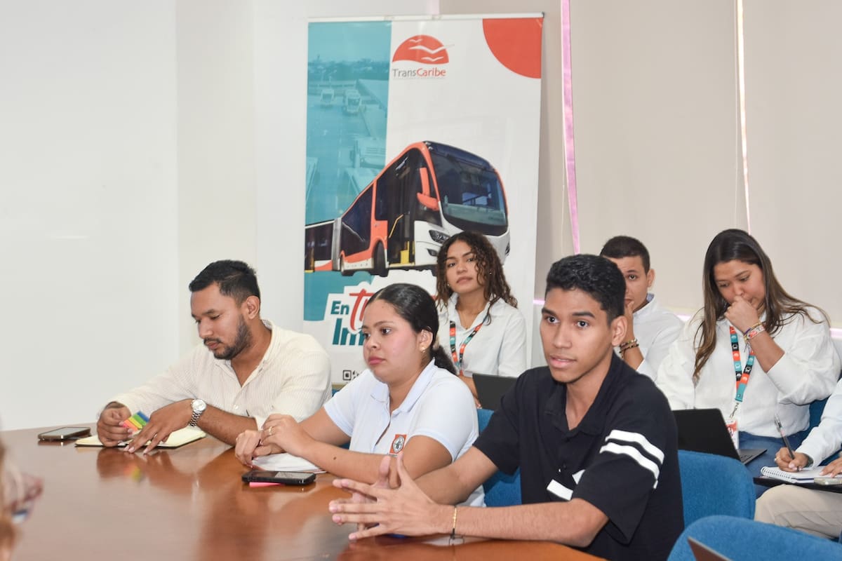 Avanzan mesas de trabajo con estudiantes por la tarifa diferencial en Transcaribe
