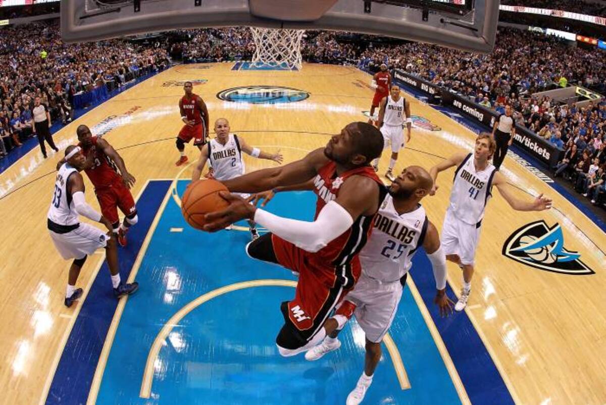 Los Heat de Miami doblegaron con paliza de 105-94 a los campeones defensores Mavericks de Dallas. AFP RONALD MARTINEZ