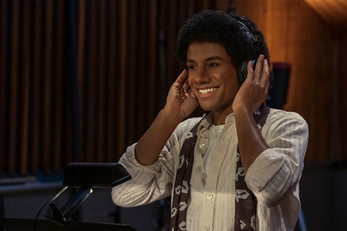 ¿Desde el ritmo de sus pies imparables cuando era un niño lleno de potencial en los Jackson Five al éxito mundial, 'Michael' explora la disyuntiva de Michael Jackson entre su familia y su arte en una cinta dirigida por Antoine Fuqua y protagonizada por su sobrino Jafaar, transformado hasta en el más mínimo detalle en su tío.