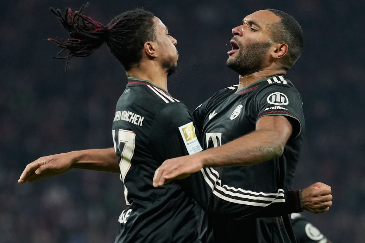 Michael Olise ingresó en el compromiso e hizo estragos para la victoria de Bayern Múnich. //Foto, AP: Matthias Schrader