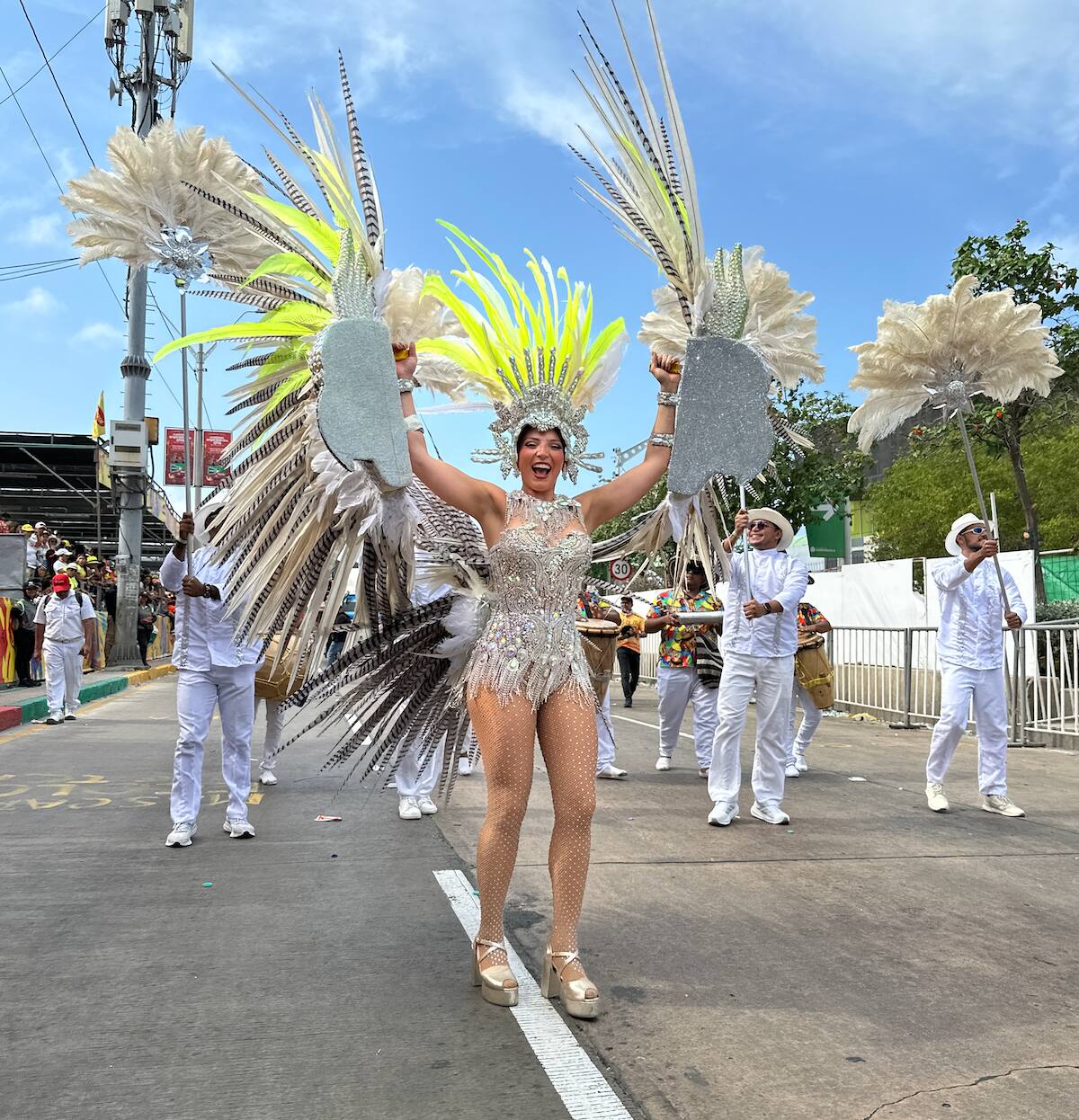 La reina del Carnaval de Barranquilla, Michelle Char Fernandez, desfiló en la Gran Parada de Comparsas de Fantasía..//Juan M. Cantillo-El Universal.