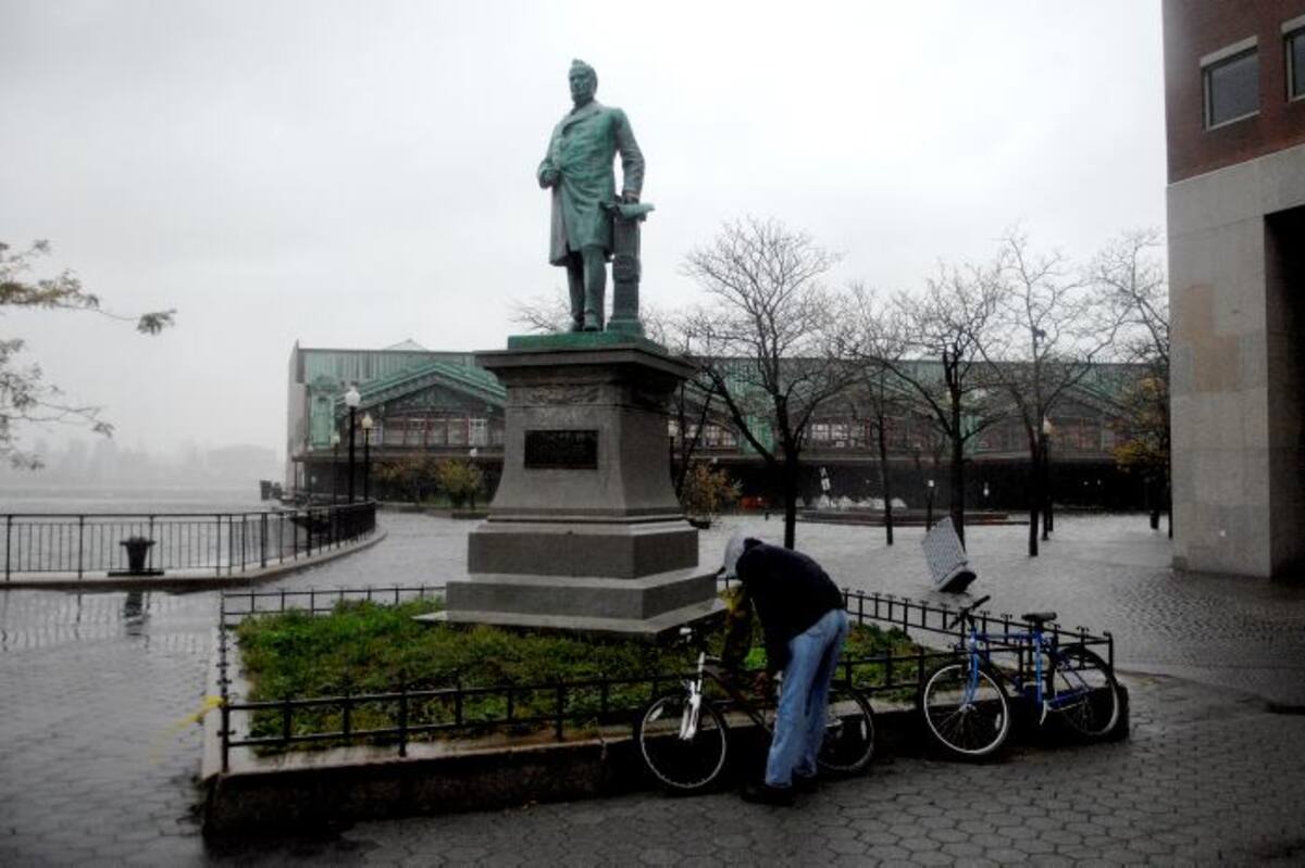 Nueva York comienza a ser azotado por el huracán Sandy. AFP