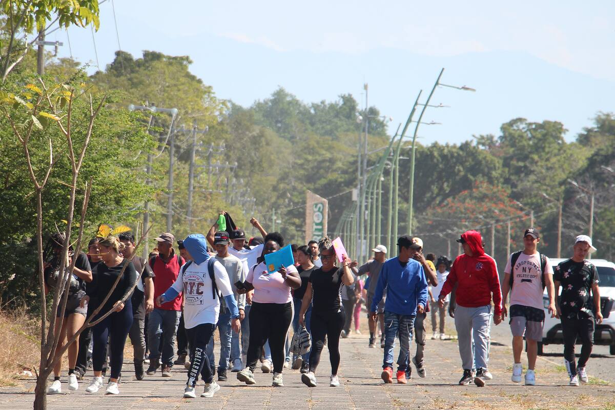 Migrantes varados en México tras endurecimiento de políticas de EE.UU