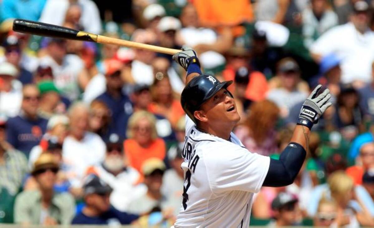 Miguel Cabrera, encabezó con dos jonrones la ofensiva de los Tigres de Detroit