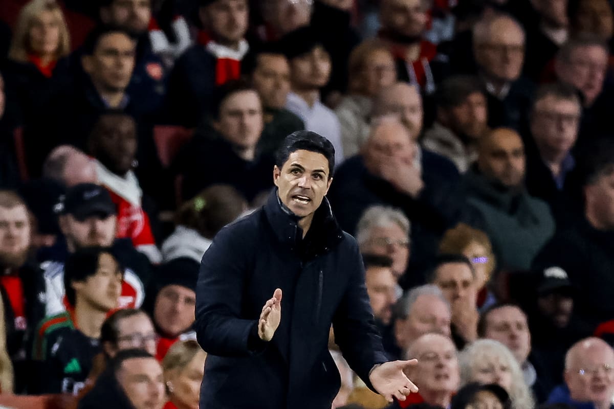 Video: hincha le ruega un autógrafo a Mikel Arteta y este lo ignora