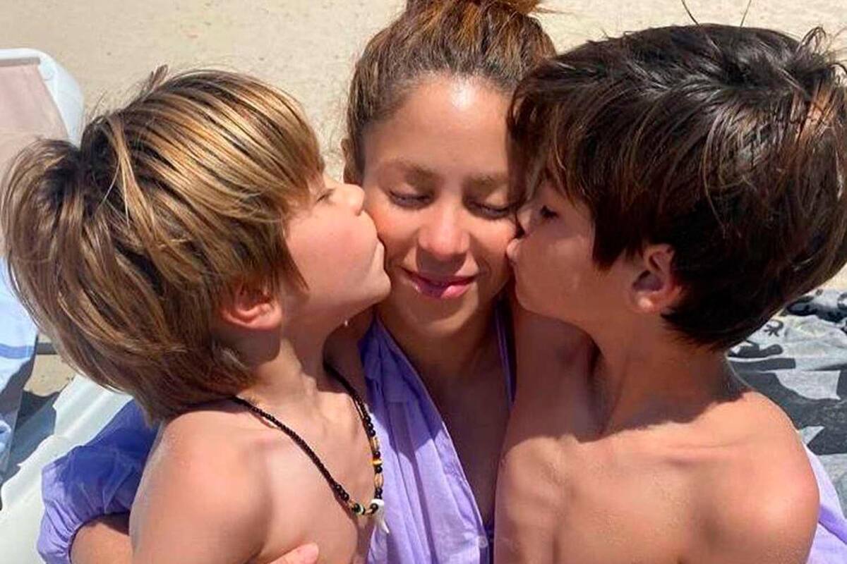 Shakira junto a sus dos hijos Milan y Sasha. //Foto: tomada de internet.