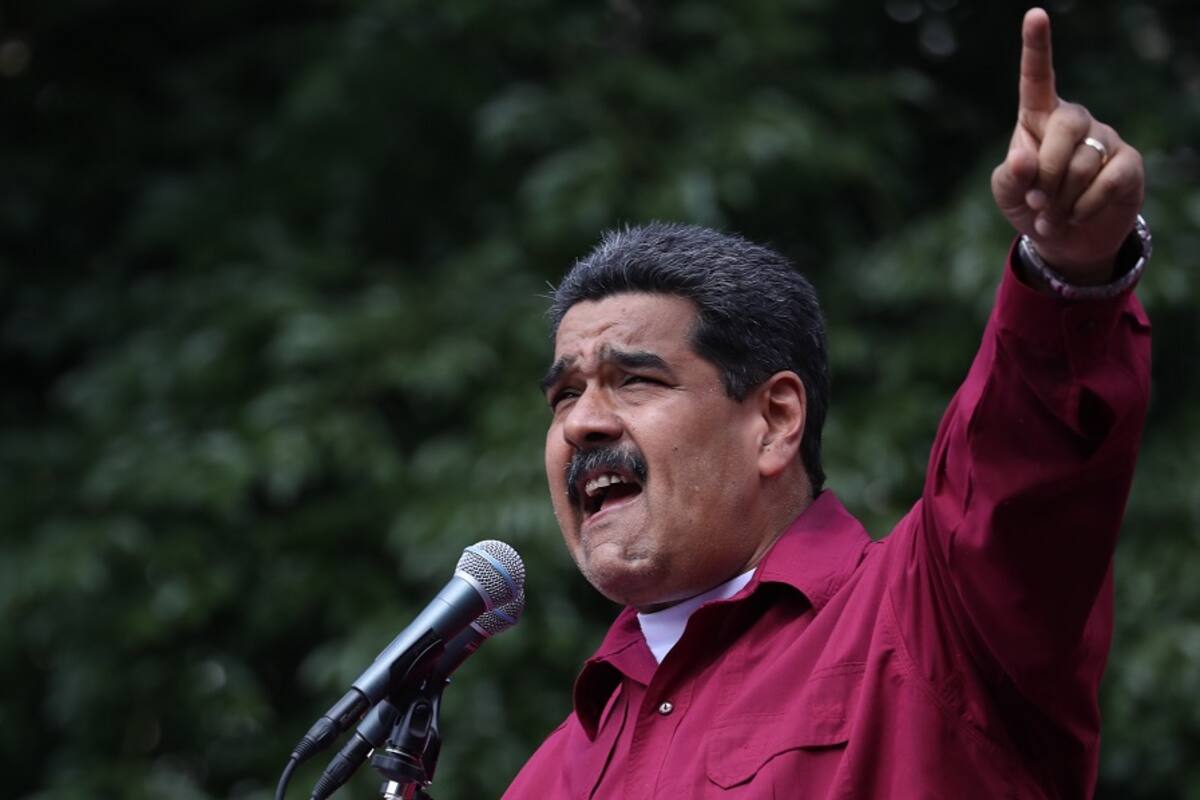Maduro exige investigación sobre acusaciones de paramilitares en Colombia
